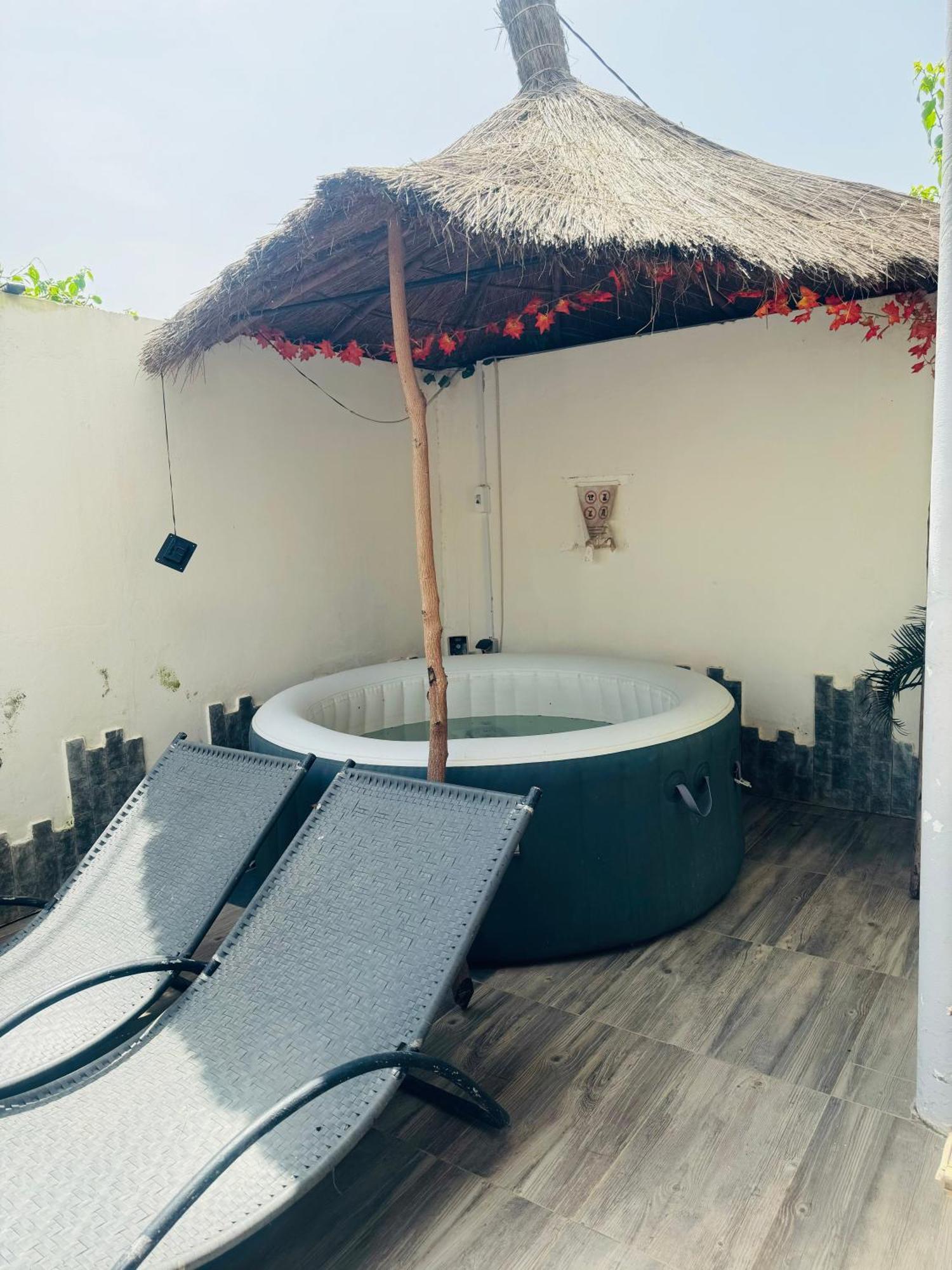 Grace House Jacuzzi Bed & Breakfast Saly Portudal Exterior photo